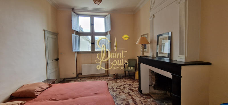 Maison - 234 m² - 8 pièces