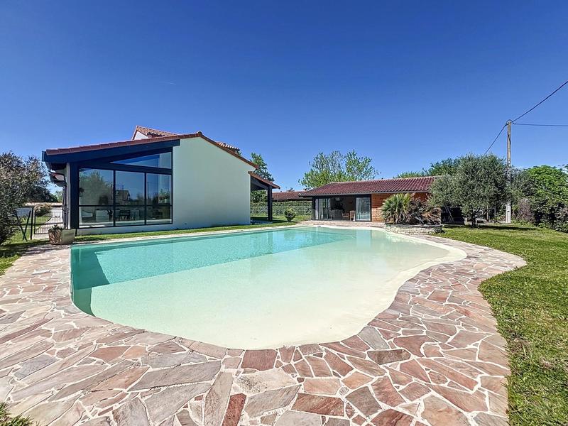 Maison - 175 m² - 6 pièces