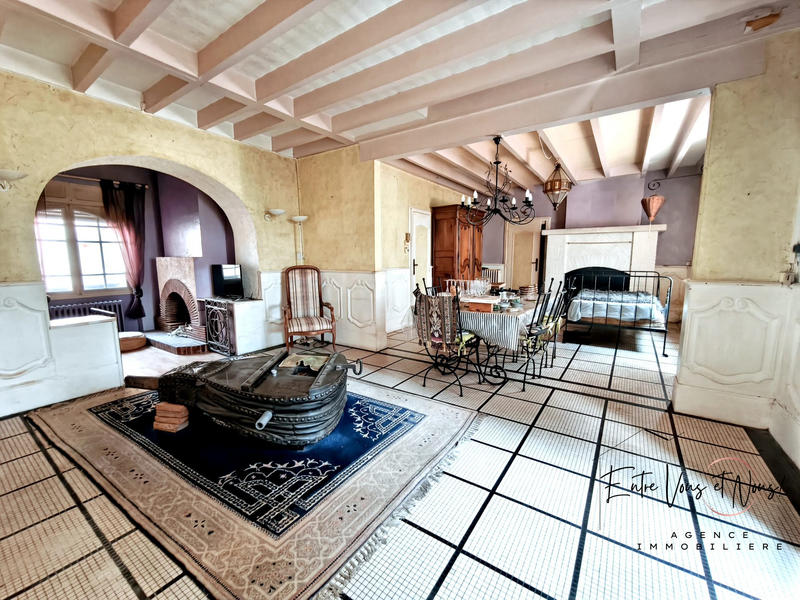 Maison - 219 m² - 8 pièces