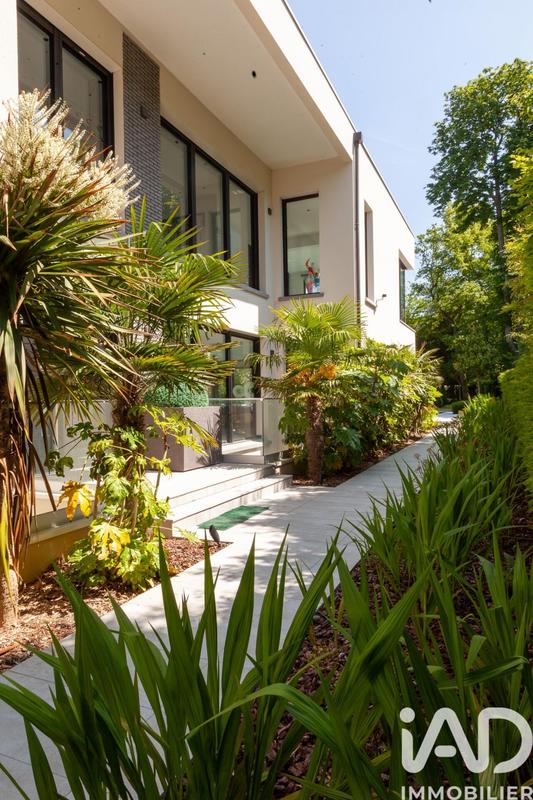 Maison de maîtres - 695 m² - 16 pièces