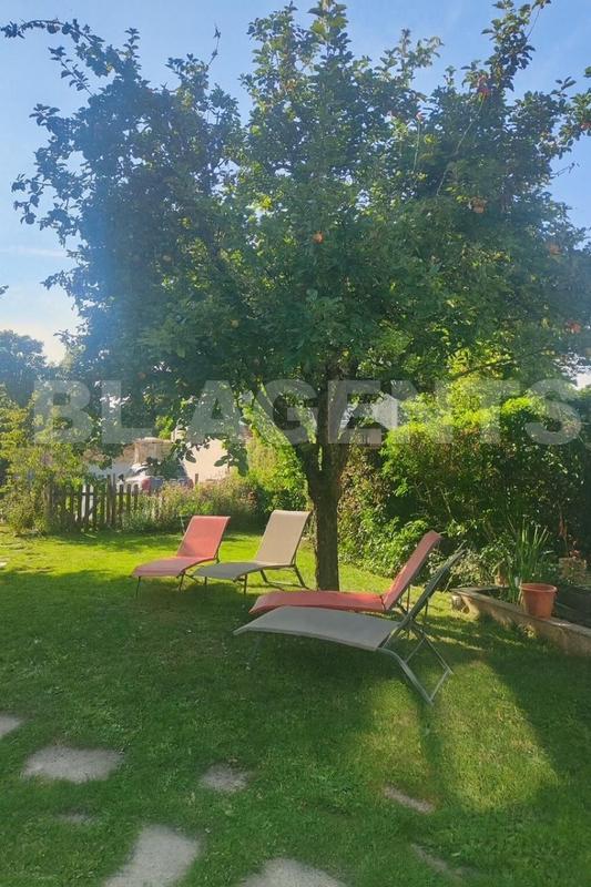 Maison - 240 m² - 8 pièces