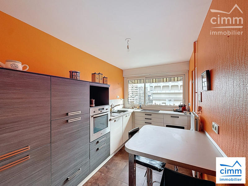 Appartement - 97 m² - 5 pièces