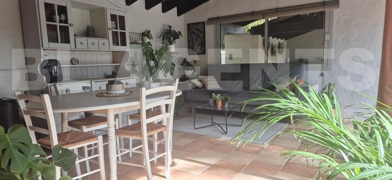 Propriété - 304 m² - 11 pièces