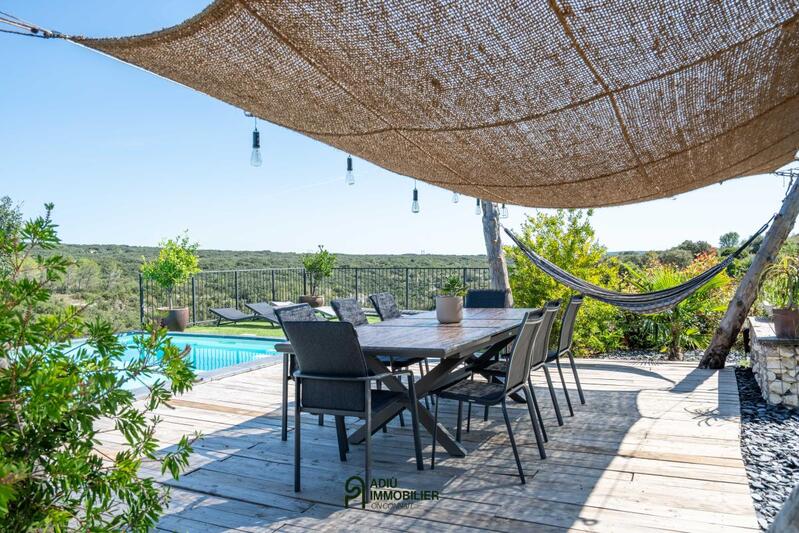 Maison - 240 m² - 5 pièces
