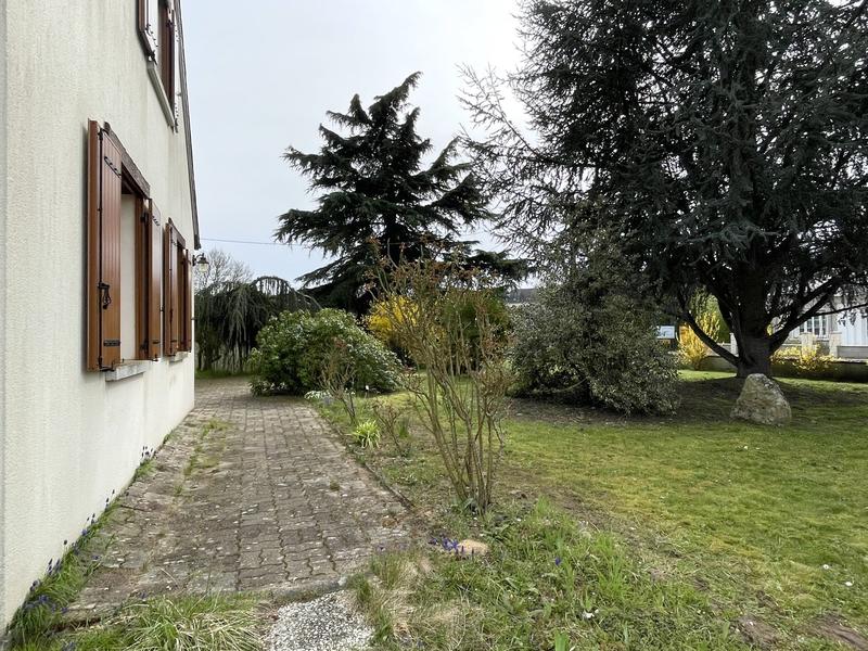 Maison - 172 m² - 8 pièces