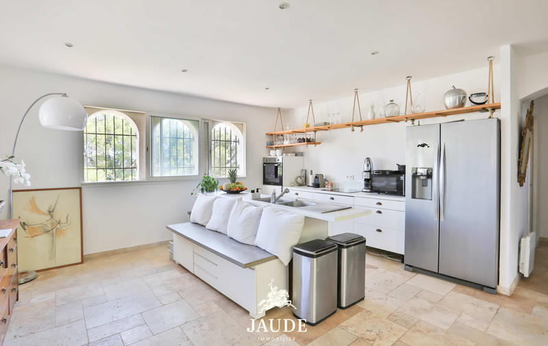 Villa - 240 m² - 6 pièces