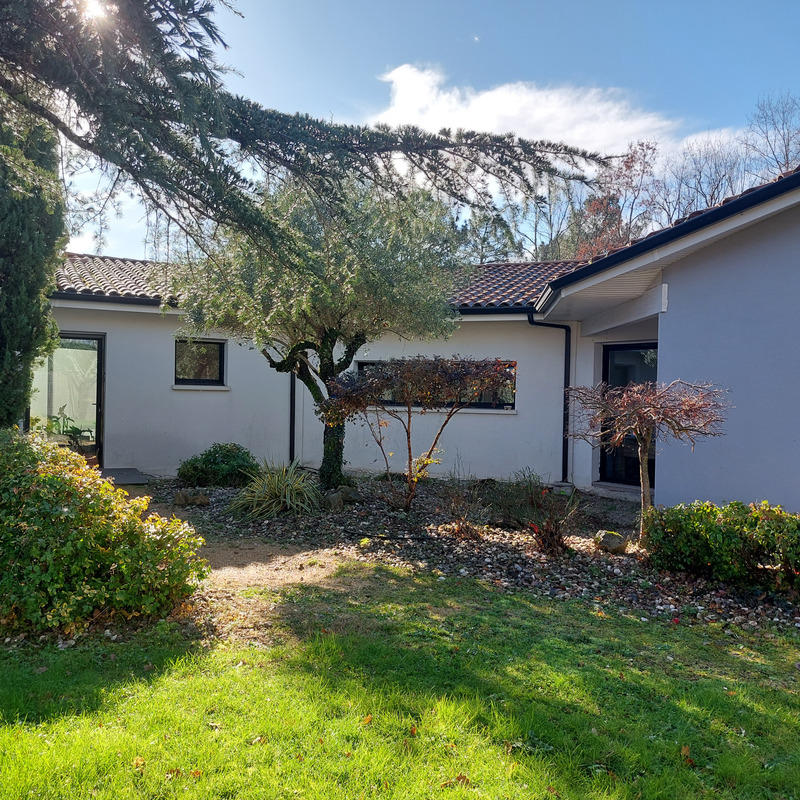 Maison - 216 m² - 7 pièces