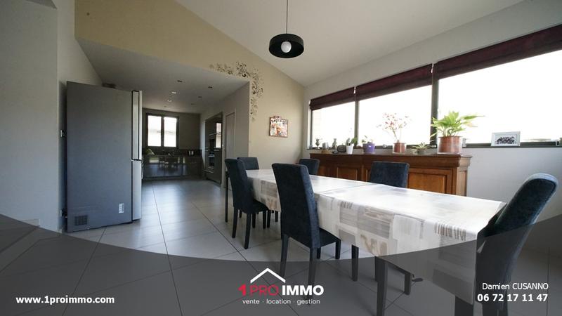 Maison - 270 m² - 8 pièces