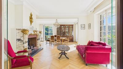 Maison - 278 m² - 10 pièces