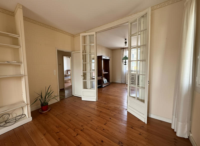 Maison - 180 m² - 8 pièces