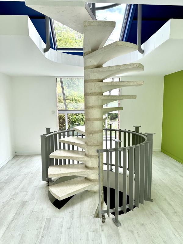 Maison traditionnelle - 361 m² - 8 pièces