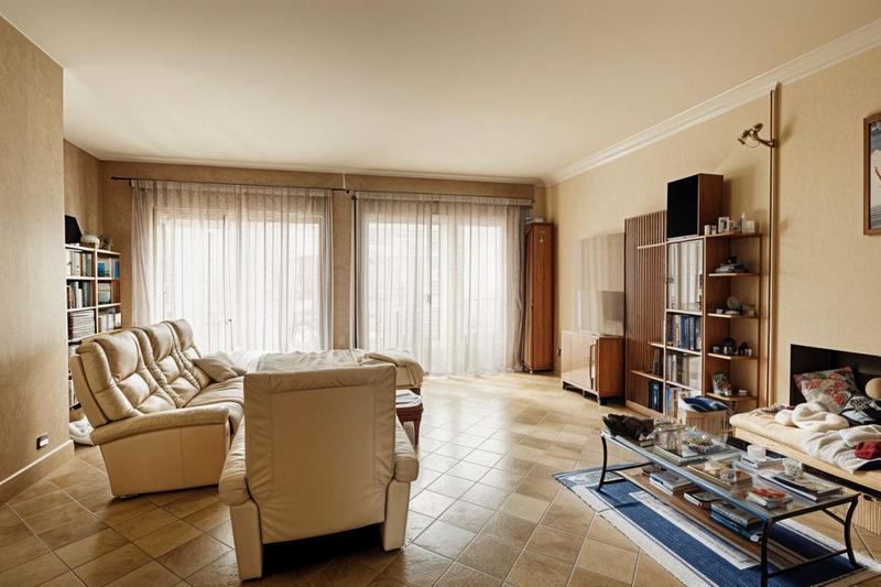 Maison - 220 m² - 8 pièces