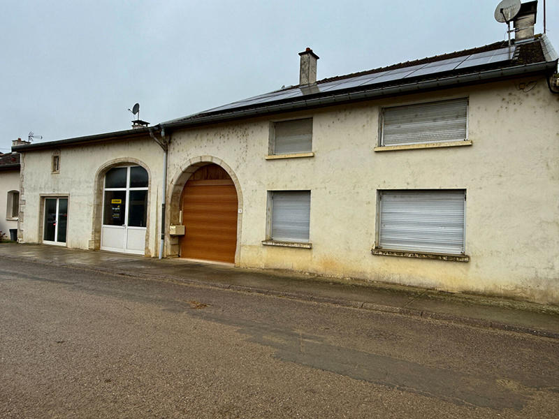 Maison - 185 m² - 9 pièces