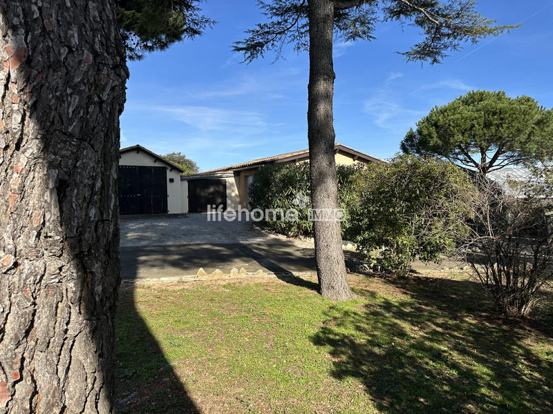 Maison - 198 m² - 8 pièces