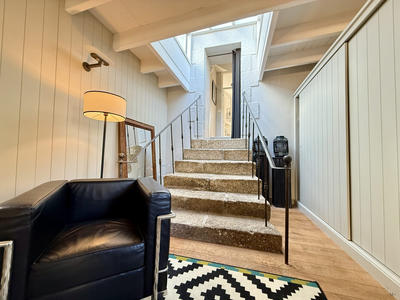 Maison - 218 m² - 7 pièces