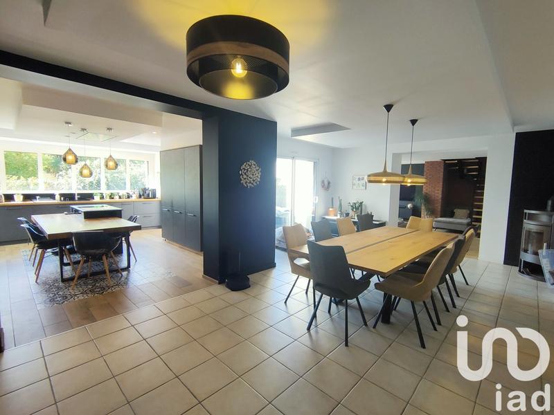 Maison - 206 m² - 7 pièces