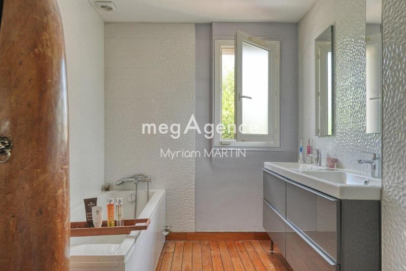 Maison - 150 m² - 5 pièces