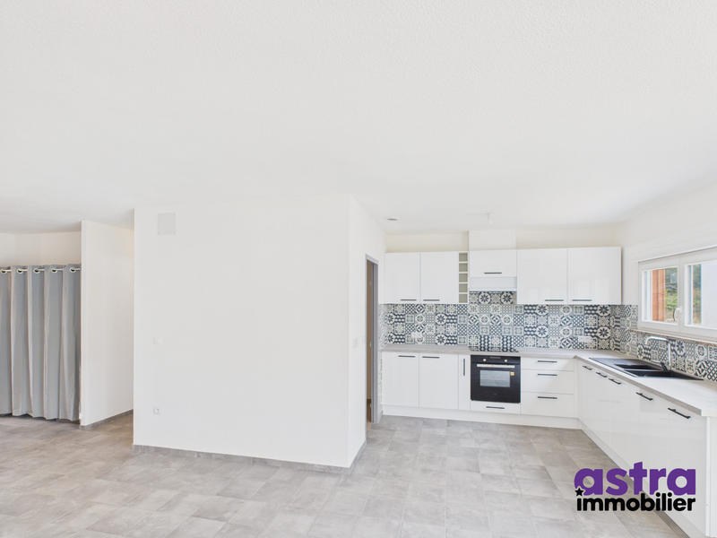 Maison - 93 m² - 4 pièces