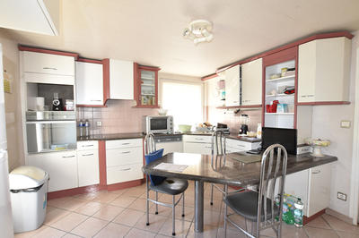 Maison - 227 m² - 11 pièces