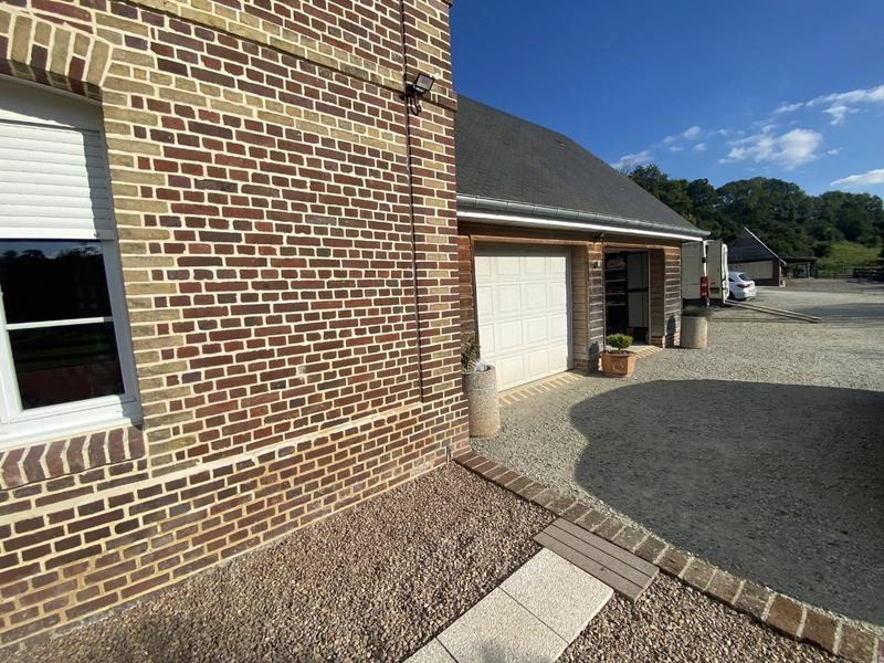 Maison - 213 m² - 8 pièces