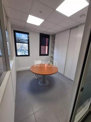 Bureau - 355 m² - 12 pièces