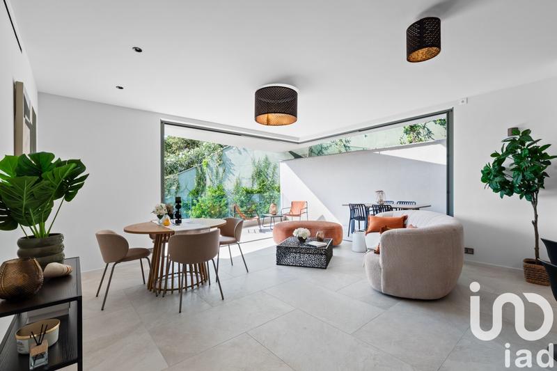 Appartement - 99 m² - 4 pièces