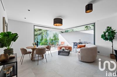 Appartement - 99 m² - 4 pièces