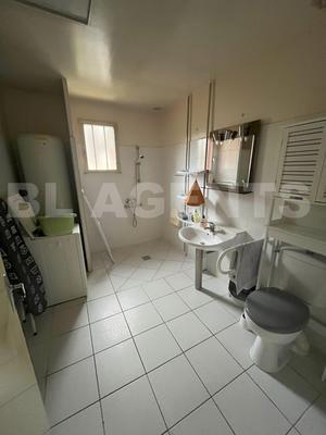 Maison - 172 m² - 9 pièces