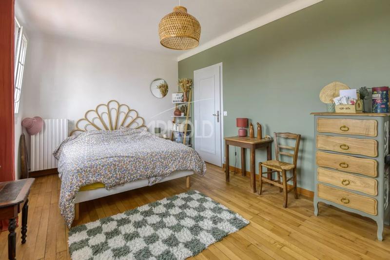 Maison - 350 m² - 10 pièces