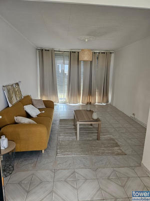 Appartement - 90 m² - 5 pièces