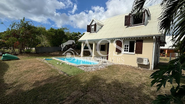 Maison - 87 m² - 4 pièces