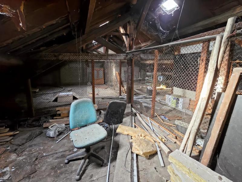 Maison - 200 m² - 1 pièce