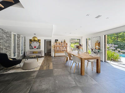 Maison contemporaine - 189 m² - 8 pièces