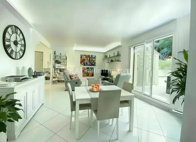 Appartement - 86 m² - 4 pièces