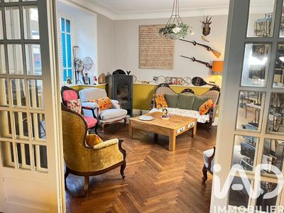 Maison - 220 m² - 7 pièces