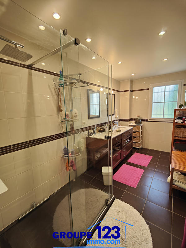 Maison - 193 m² - 7 pièces