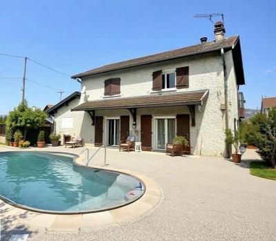 Maison - 143 m² - 6 pièces