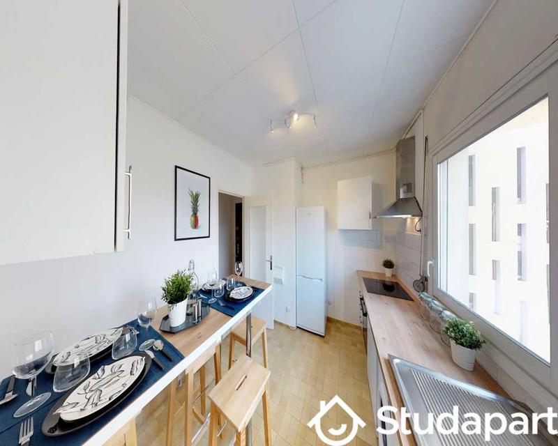 Chambre - 120 m² - 1 pièce