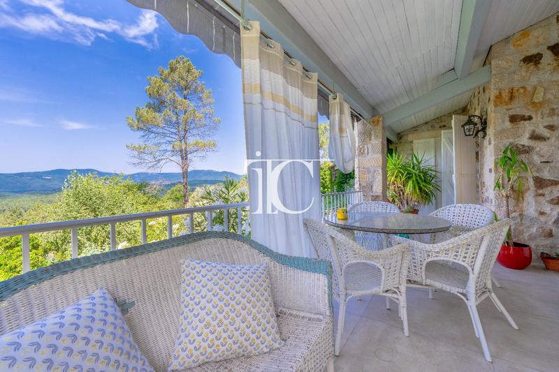 Maison - 178 m² - 7 pièces