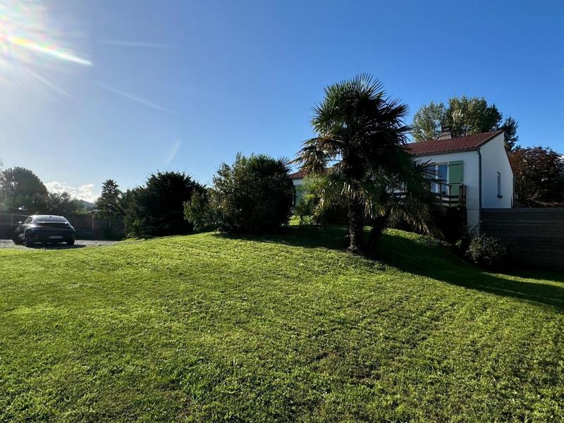 Maison - 219 m² - 9 pièces