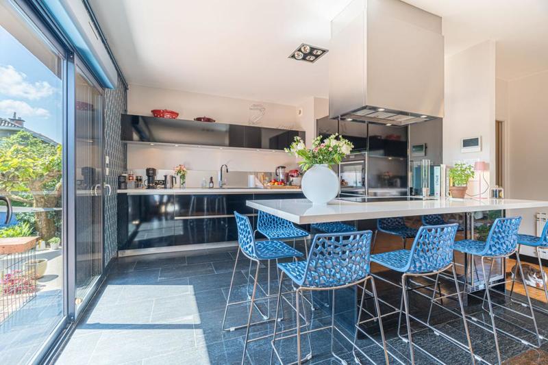 Maison - 271 m² - 8 pièces