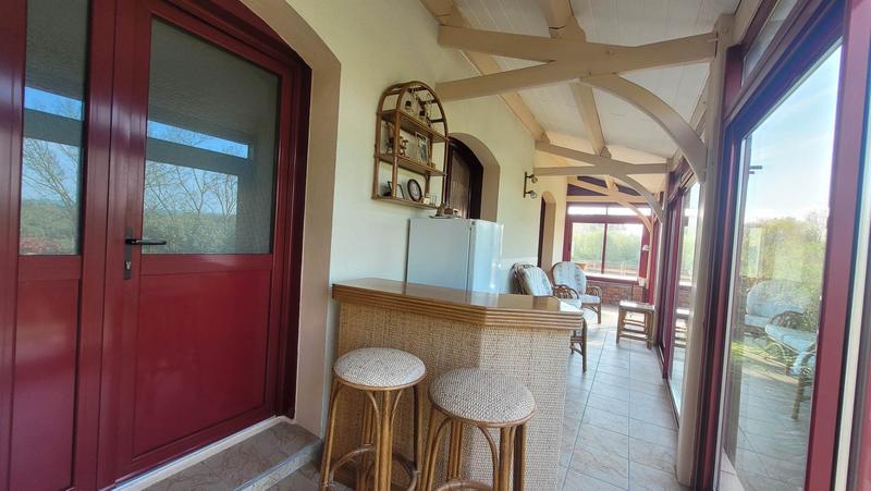 Maison - 176 m² - 9 pièces