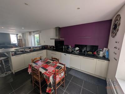 Maison - 180 m² - 7 pièces