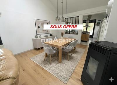 Maison - 137 m² - 6 pièces
