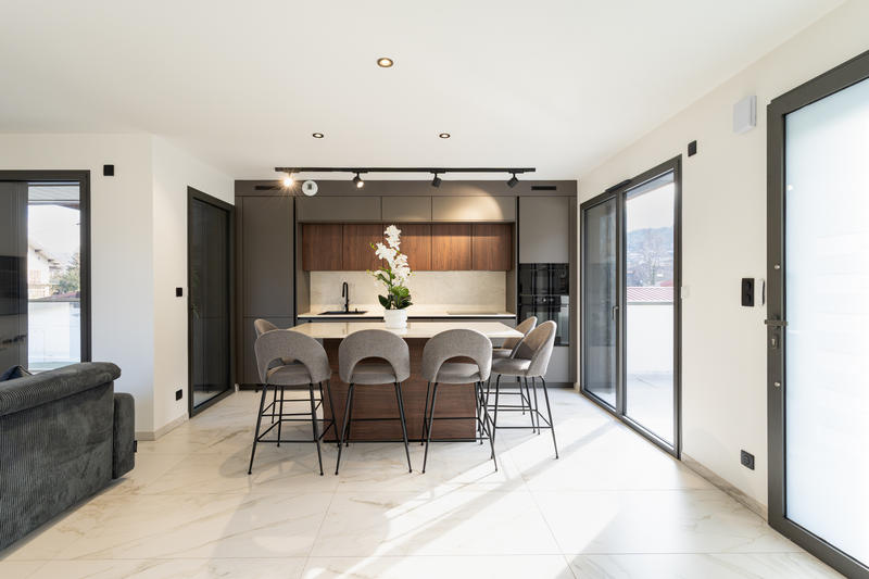 Propriété - 197 m² - 8 pièces