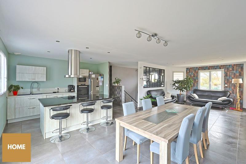 Maison - 212 m² - 7 pièces