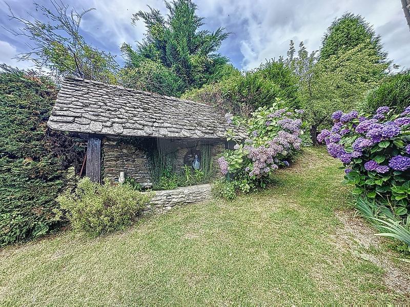 Propriété - 420 m² - 10 pièces