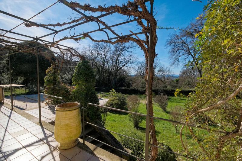 Bastide - 235 m² - 5 pièces