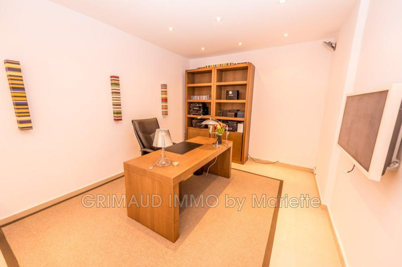 Villa - 261 m² - 6 pièces