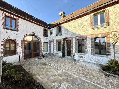 Maison de village - 163 m² - 8 pièces